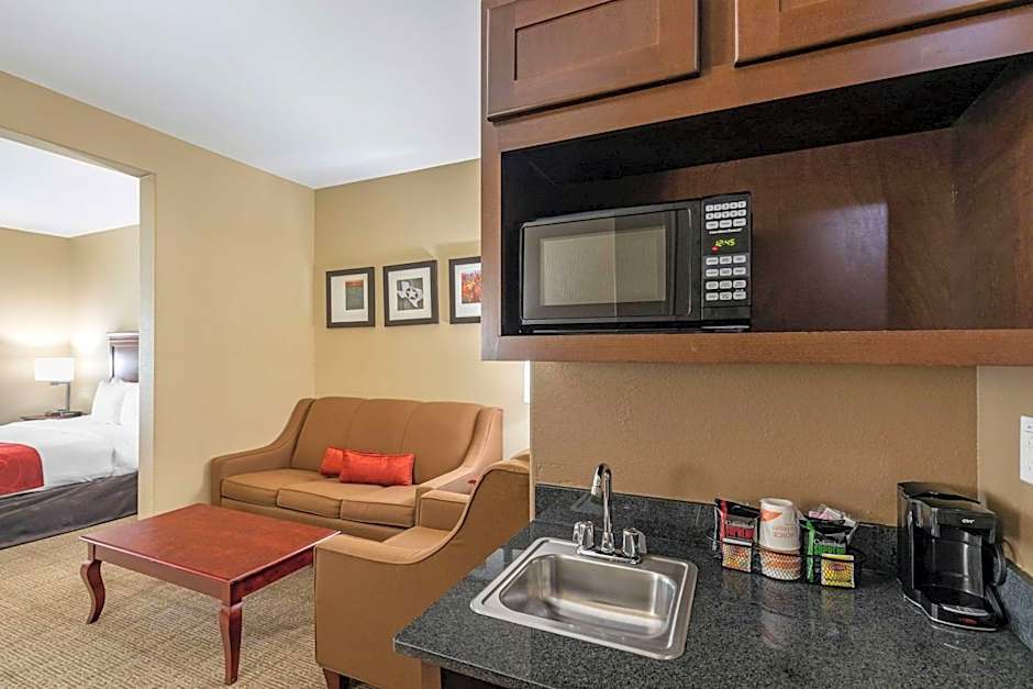 Comfort Suites Ennis