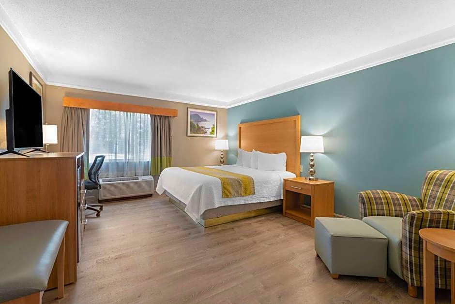 Best Western Plus Executive Court Inn & Conference Center