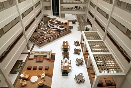 Embassy Suites by Hilton Milwaukee Brookfield