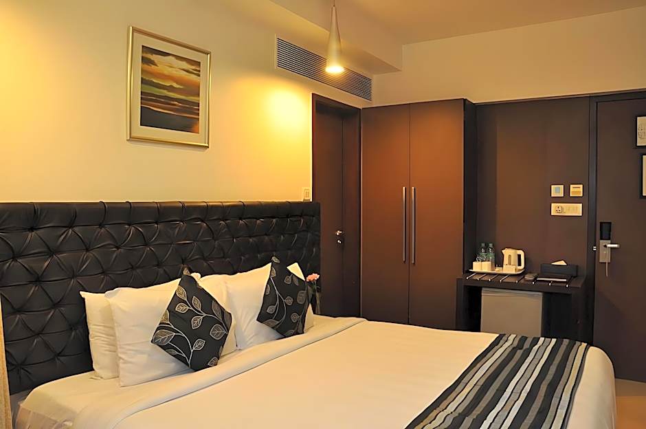 The Oriental Residency Hotel