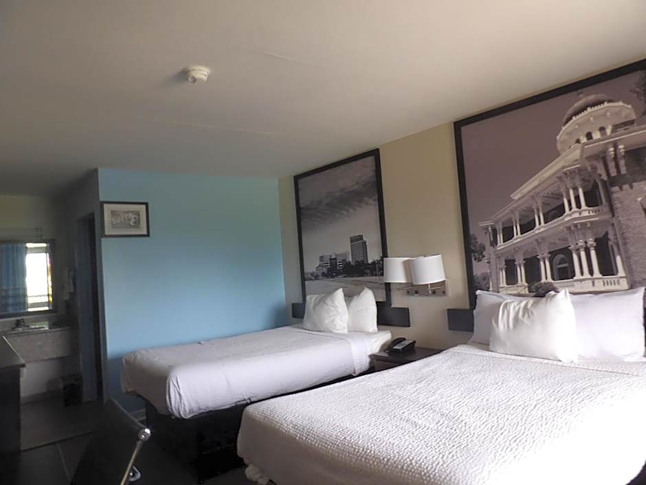 Super 8 by Wyndham Ocean Springs Biloxi