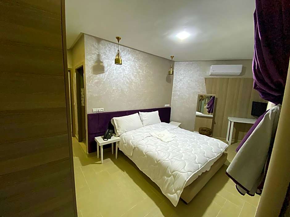 Photo 1 of 4 of Double Room