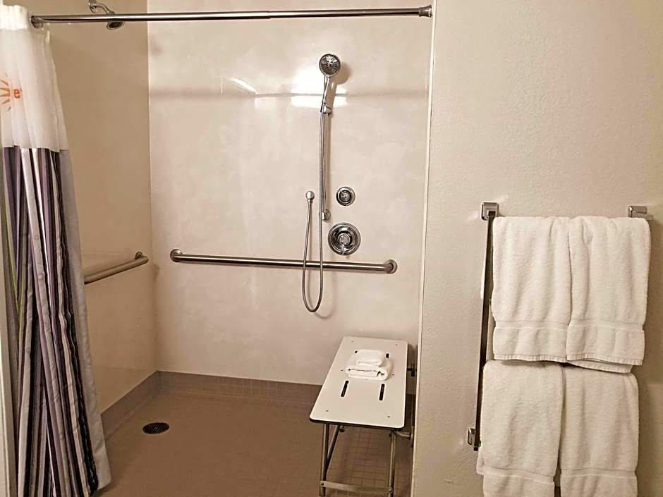 La Quinta Inn & Suites by Wyndham San Antonio Downtown