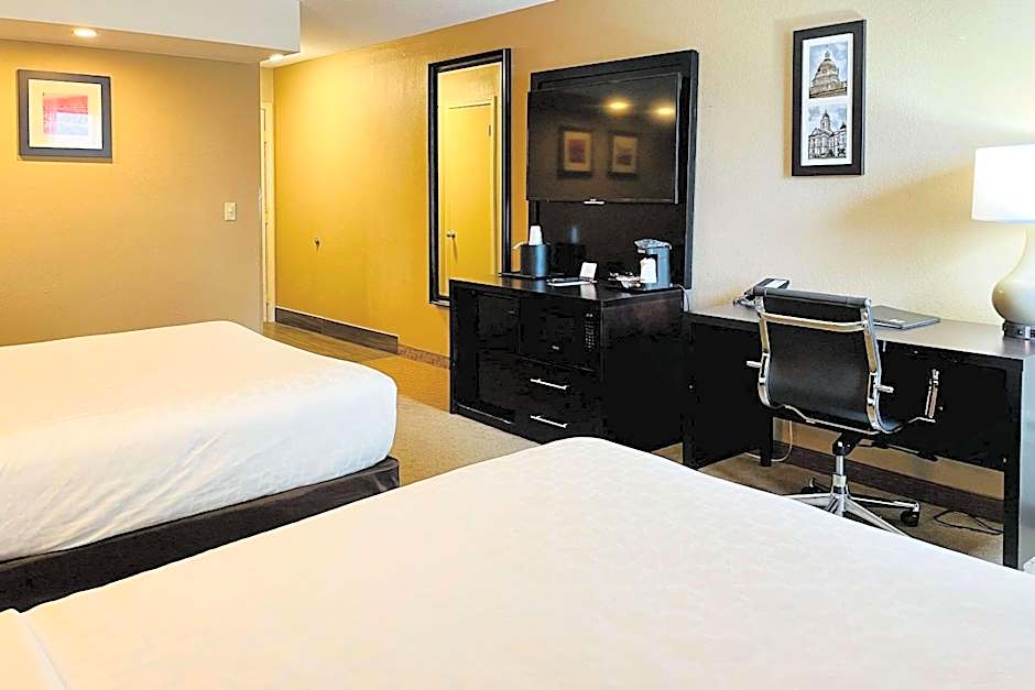 Clarion Inn & Suites Evansville