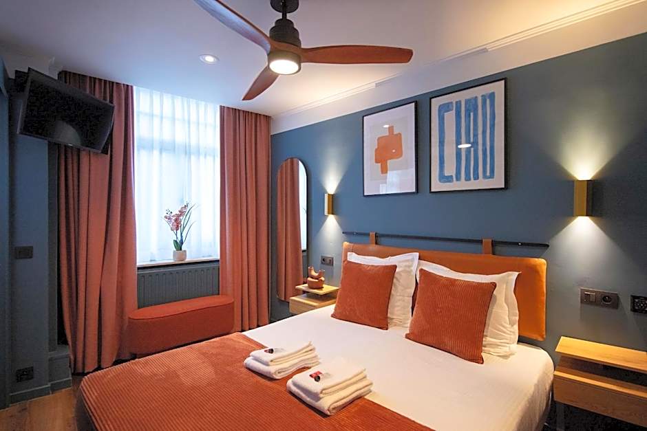 Gillis Eight Guest Rooms by Romy&Travis