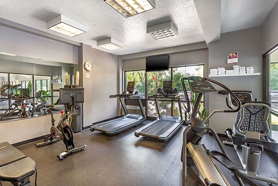 Best Western Plus Cottontree Inn