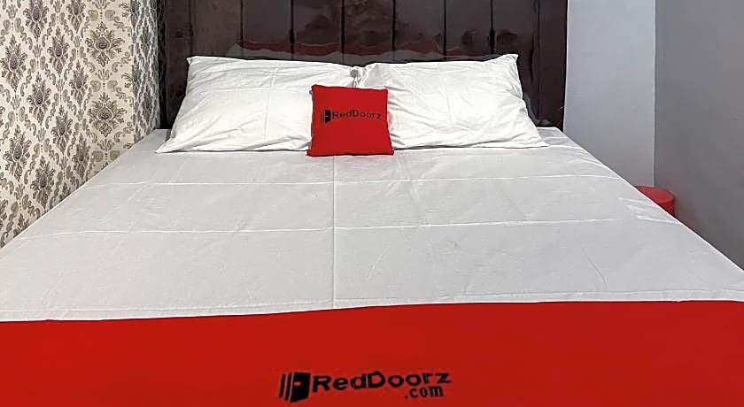 RedDoorz near Waterpark Citra Garden Medan