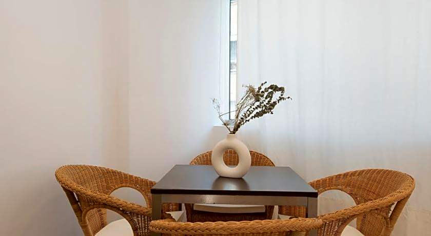 Ginosi Basics Centric Apartel