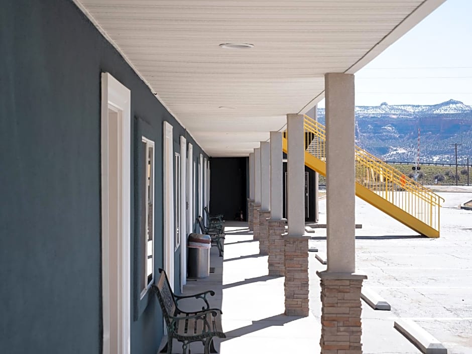 Balanced Rock Inn