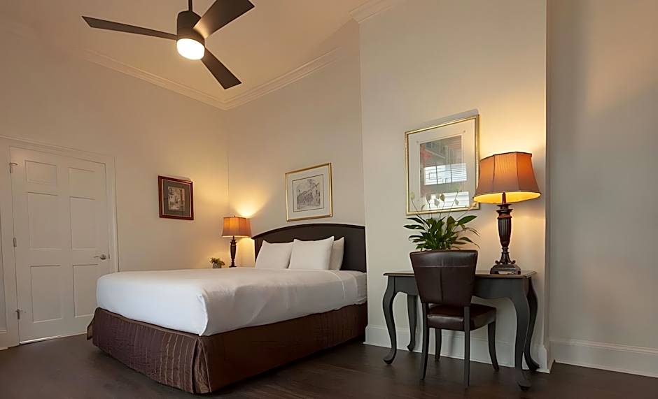 Photo 1 of 7 of Premium 1 Queen Bed