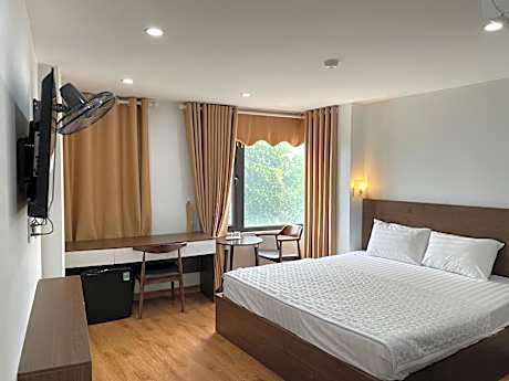 Deluxe Room (2 Adults + 1 Child)