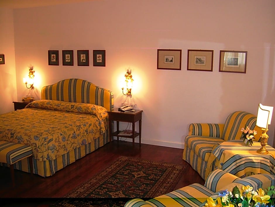 Photo 1 of 1 of Junior Suite Capacity 4