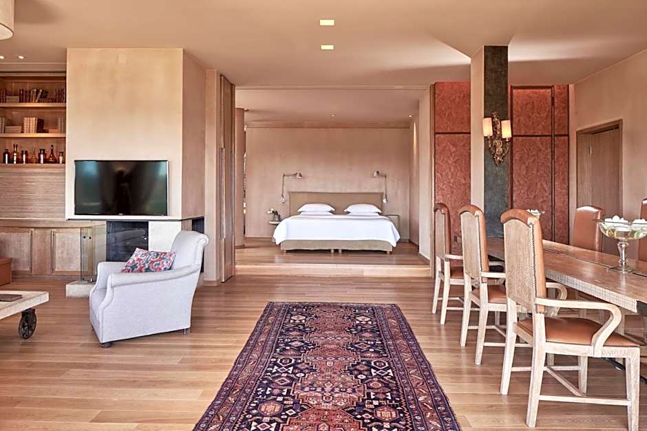 Photo 1 of 7 of Suite, Sea View