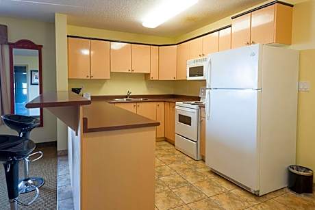 Deluxe Queen Studio with Two Queen Beds - Non-Smoking