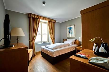 Classic Single Room