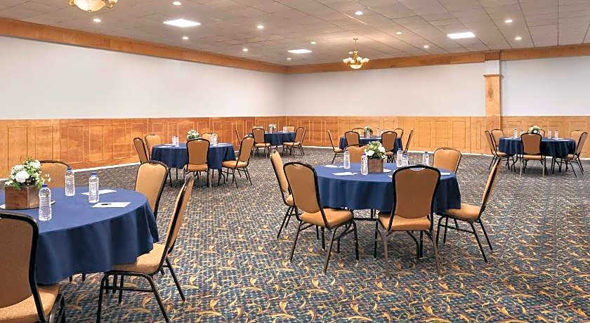 Wyndham Garden Conference Center Champaign - Urbana