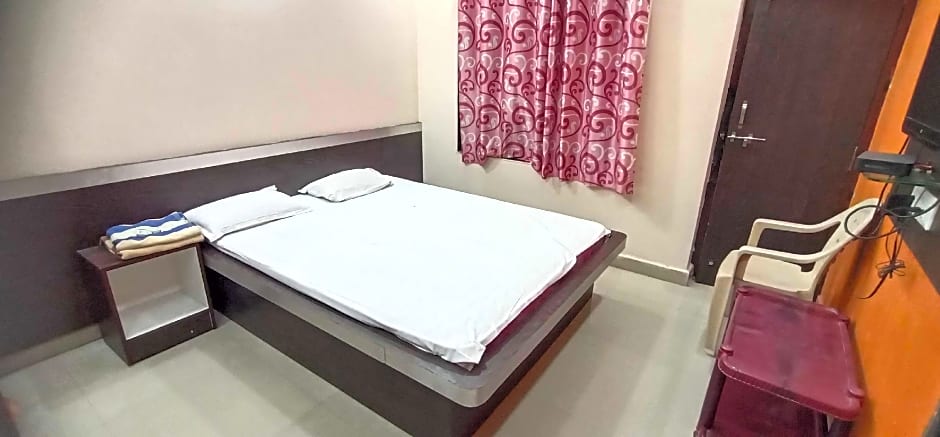 OYO Flagship Shri Anasuya Datt Lodge