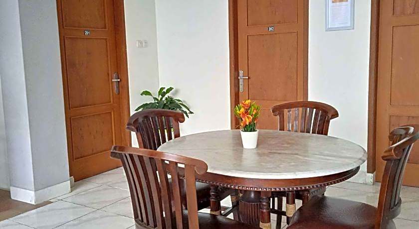 Guest House Pinarak 2 Syariah near GOR Satria Purwokerto Mitra RedDoorz