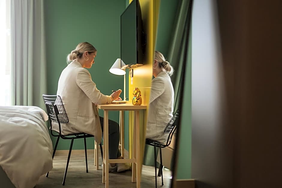 Holiday Inn - the niu, Tab Dusseldorf Main Station By IHG