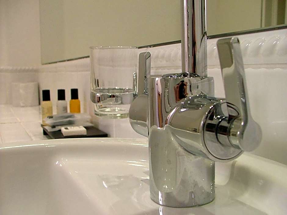 Annandale Arms Hotel