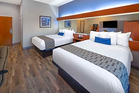 1 Queen Bed Studio Mobility Accessible Suite Non-Smoking