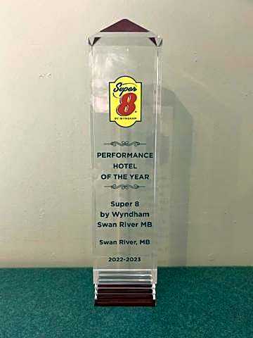 Super 8 by Wyndham Swan River MB