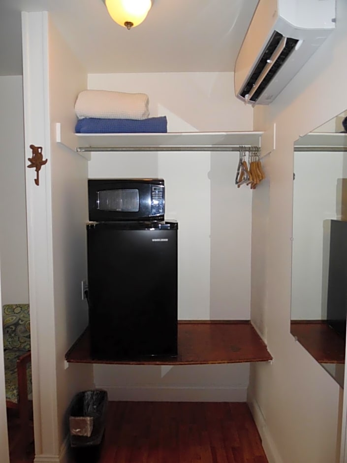 Wachapreague Inn - Motel Rooms