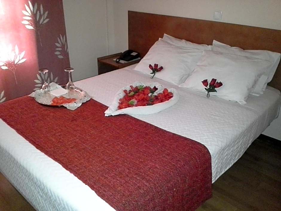 Foto 1 di 5 di Romantic