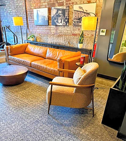 Deluxe King Suite