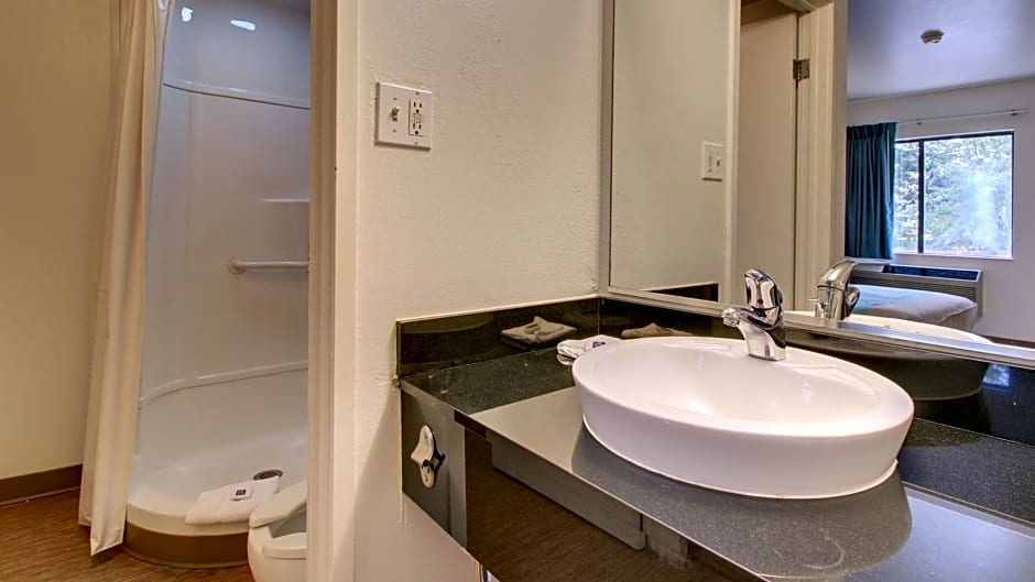 Motel 6-Des Moines, IA - North