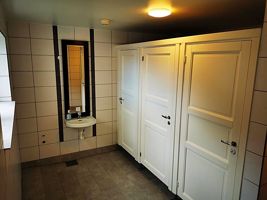 Brufjell Hostel & Parking