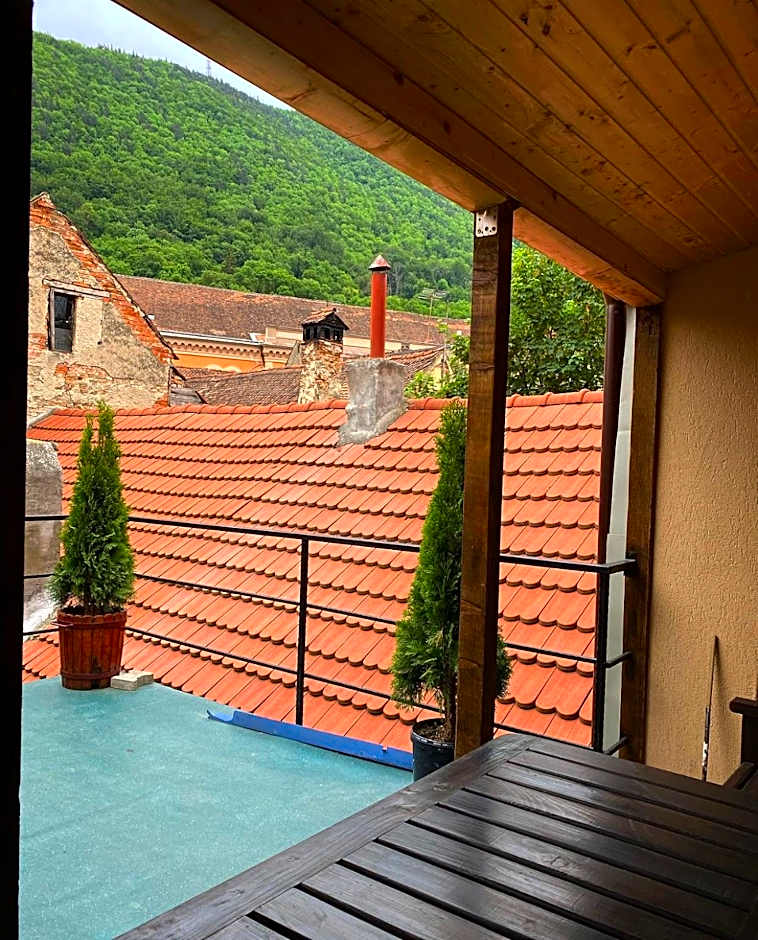 ULLYSSES GUEST HOUSE