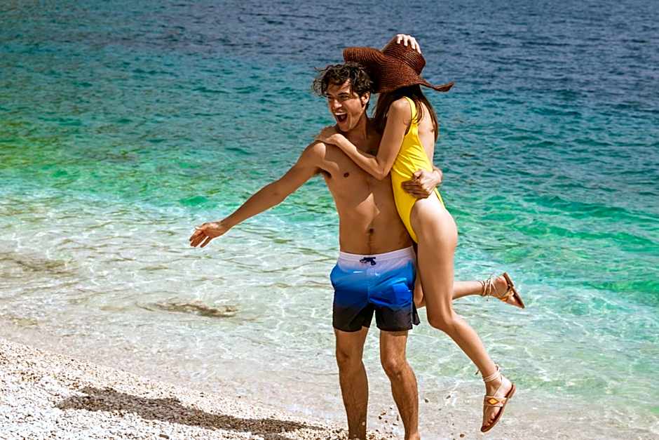 Meliti Waterfront Suites