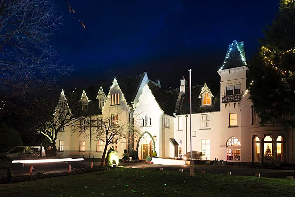 Glen-Yr-Afon House Hotel