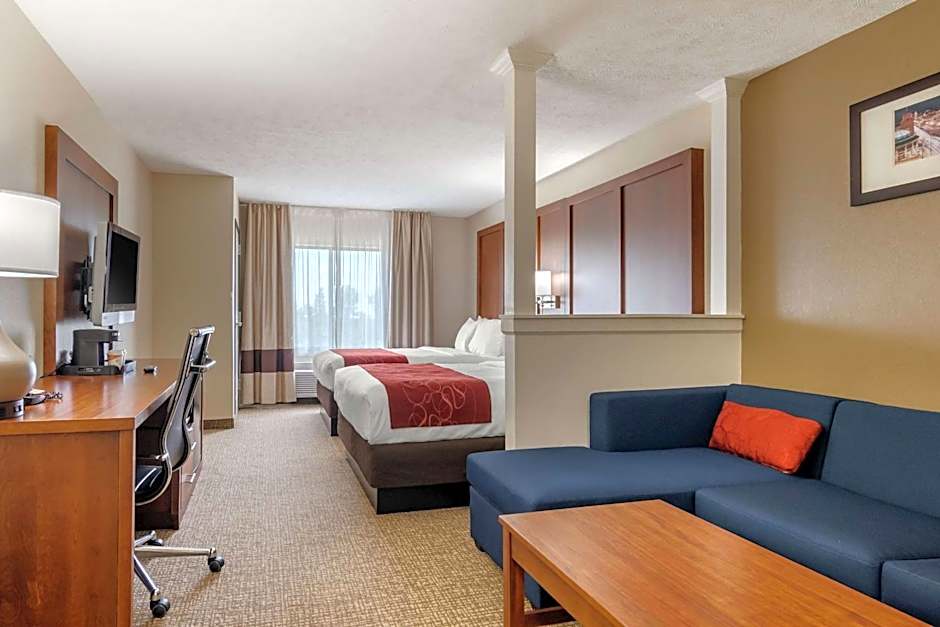 Comfort Suites Speedway - Kansas City