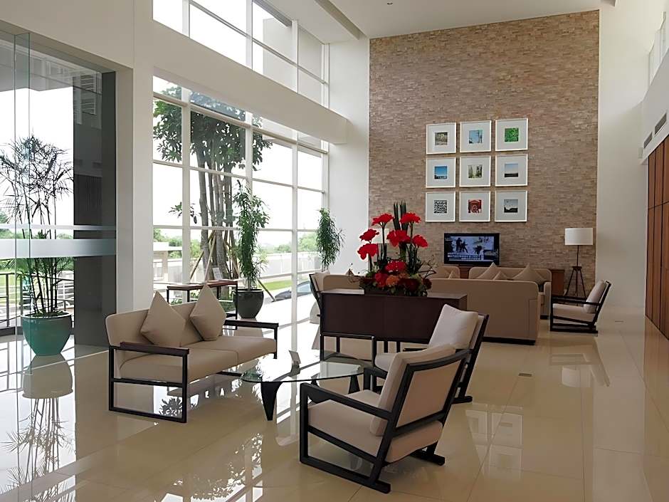 TreePark Hotel Karawang