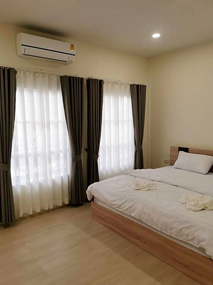 NST Boutique เอ็นเอสทีบูทีค