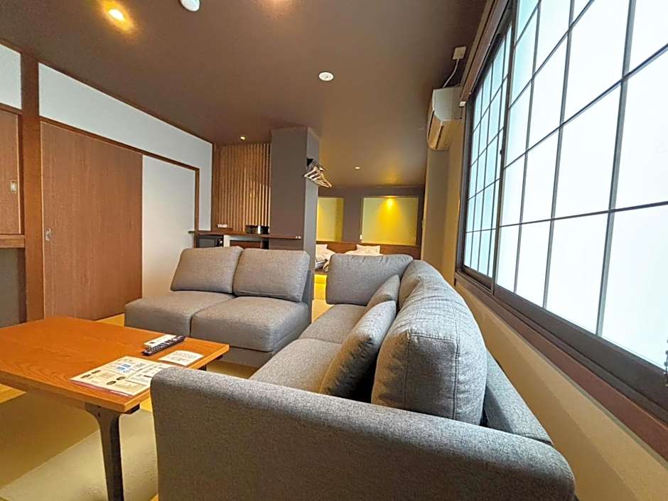 Nozawa Onsen Azegamikan