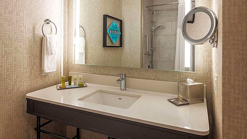 Hilton Austin Airport