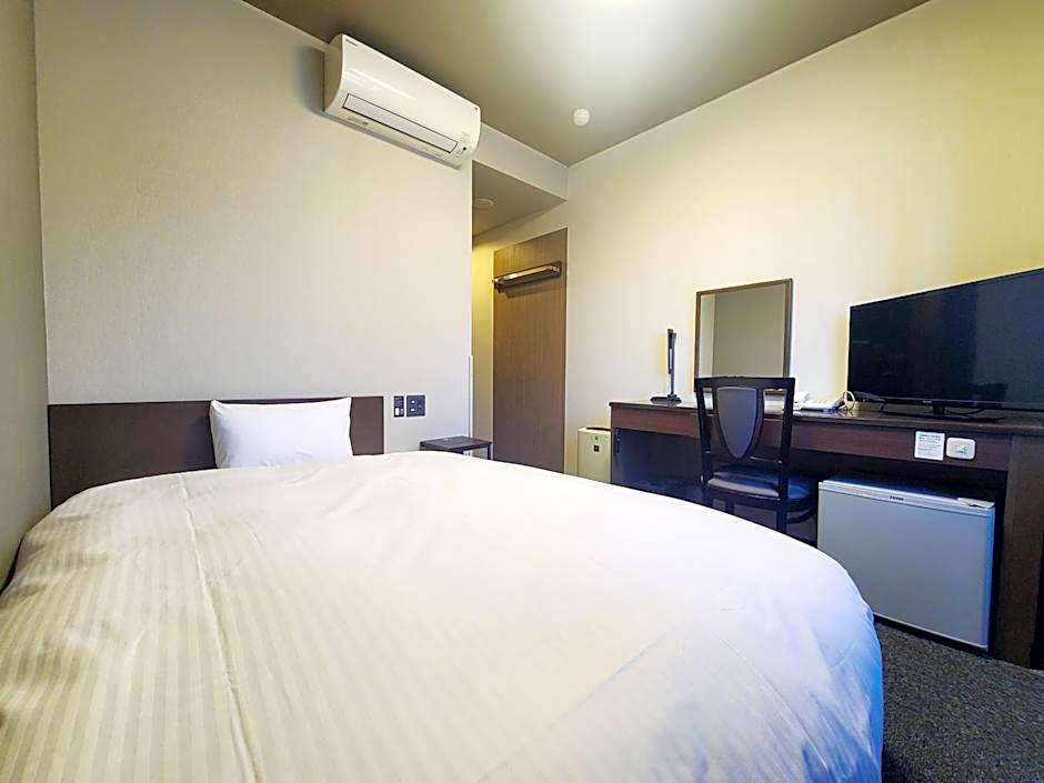 Photo 1 of 11 of Single Room - Non-Smoking