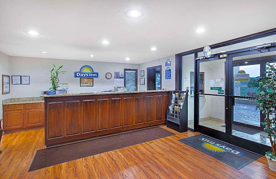 Days Inn by Wyndham Savannah