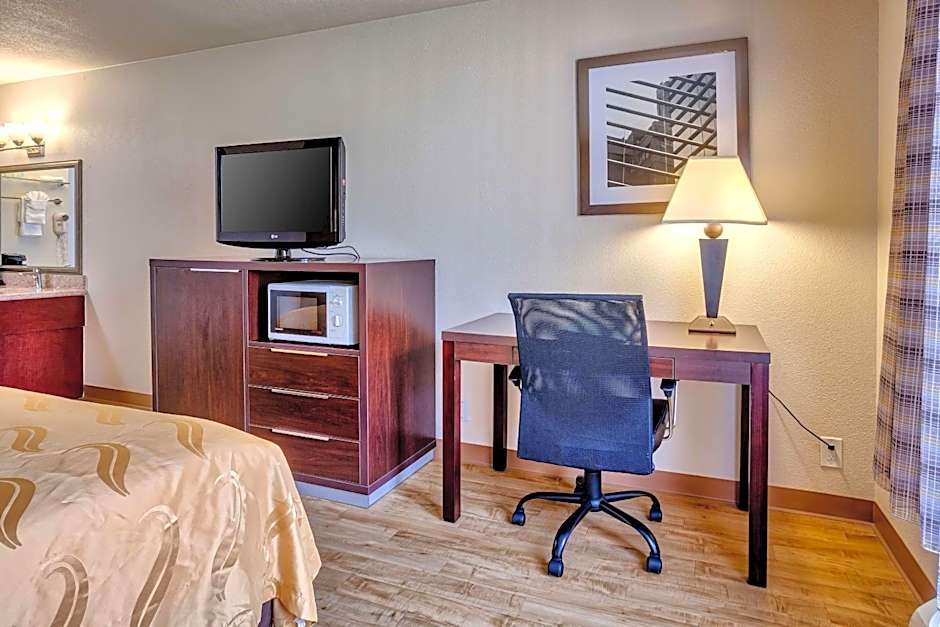 Quality Inn Near Six Flags Discovery Kingdom-Napa Valley