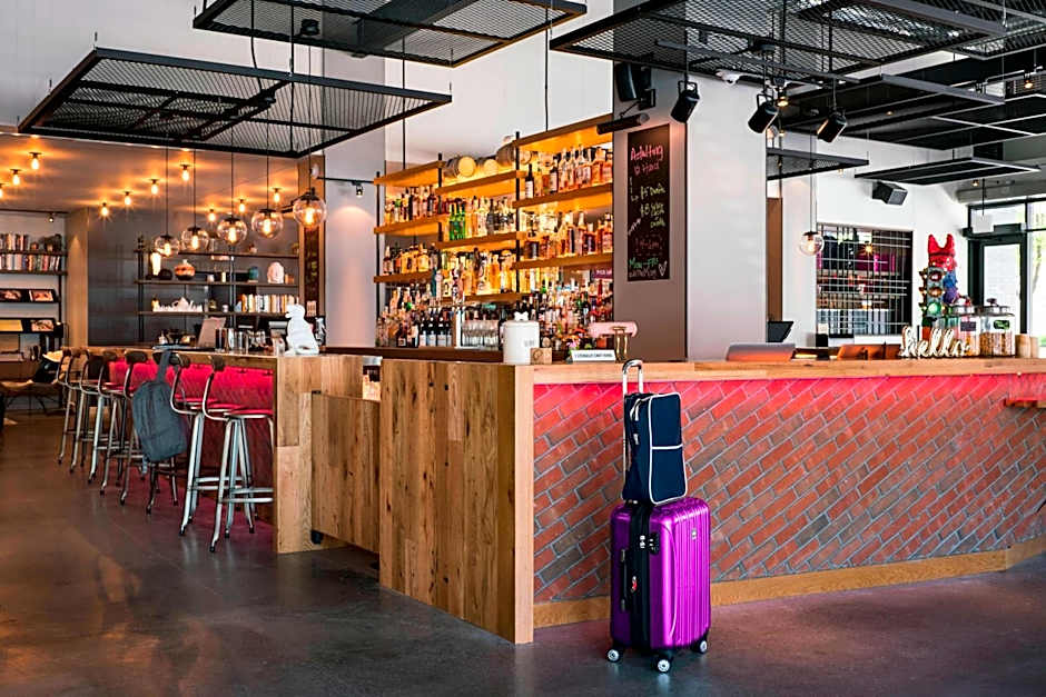 Moxy by Marriott Chicago Downtown