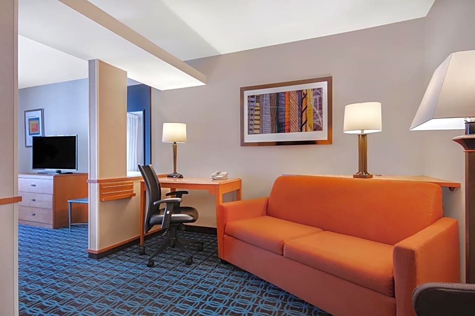Fairfield Inn & Suites by Marriott Detroit Metro Airport Romulus