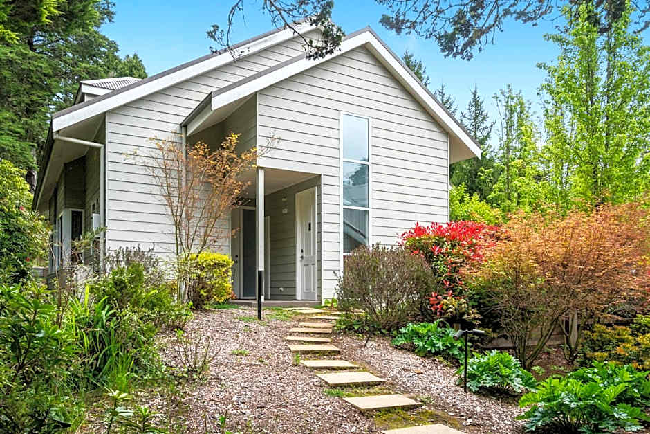 Parklands Country Gardens & Lodges