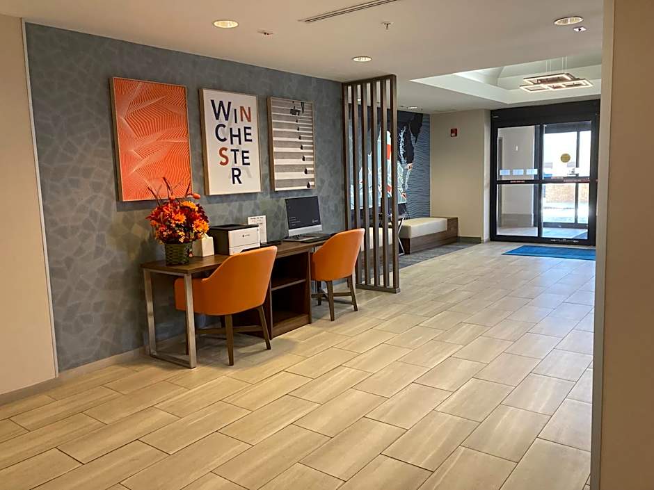 Holiday Inn Express and Suites Winchester By IHG