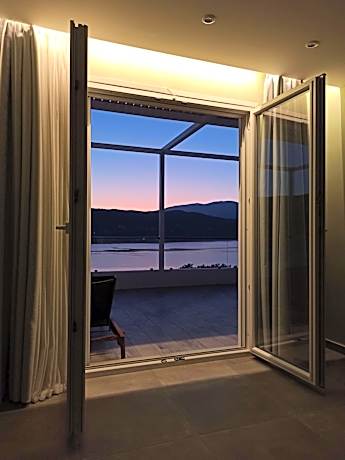 Deluxe Suite with Spa Bath