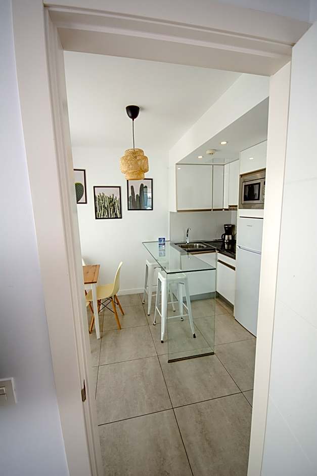 Photo 1 of 20 of 2 BEDROOMS L 1 ADULT + 2 CHILDREN