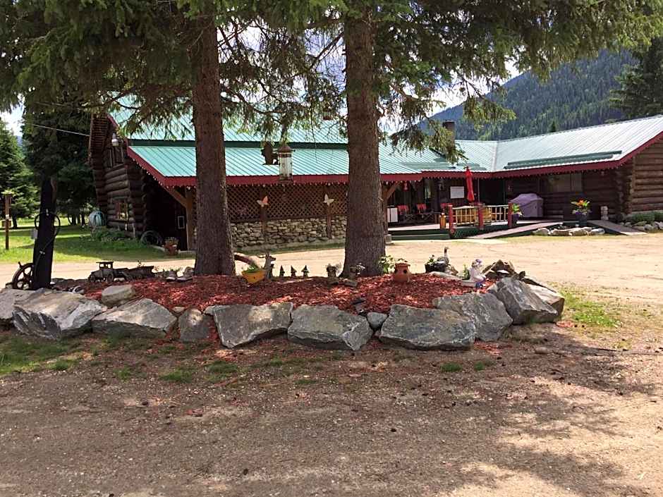Summit River Lodge & Campsites