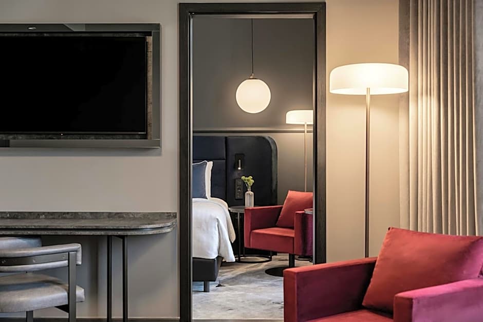 The Marmorosch Bucharest, Autograph Collection